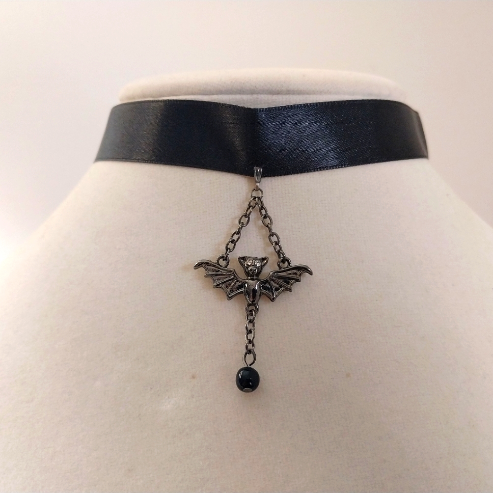 Handmade Goth Vampire Bat Black Satin Choker 20$